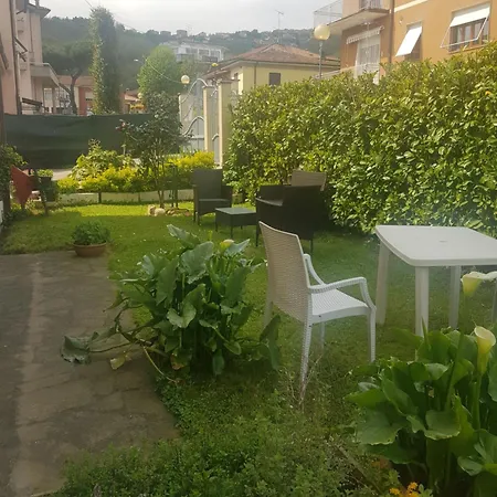 Apartamento Giardino Fiorito Piano di Follo